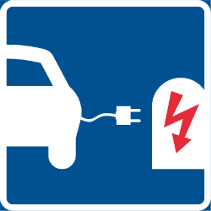 På denna tavla anges plats för extern laddning av elektricitet för fordons framdrivning. Den används tillsammans med det vanliga P-märket för parkering, och anger att endast fordon med möjlighet till extern laddning drivning får parkera där.
Kommunen kan ha regler om hur länge fordon får stå parkerade och ladda under vissa tider på dygnet, exempelvis max 4 timmar mellan 11.00 och 19.00.
