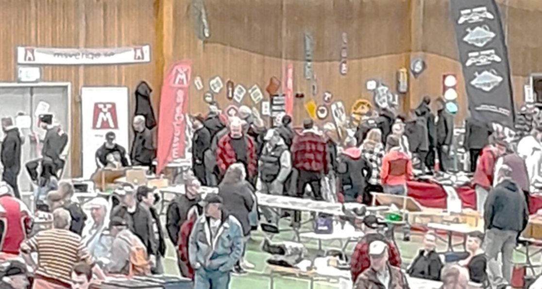 12 april 2025: Välbesökt monter på Dalarnes Automobilklubbs Vårmarknad.