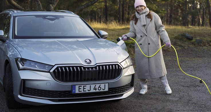 Batteriet äter upp en del av bagageutrymmet, både för Superb och Passat, vilket gör det lite mindre användbart för familjer som ofta behöver maximera utrymmet. Däremot är det mycket positivt att det går att snabbladda upp till 50 kW.