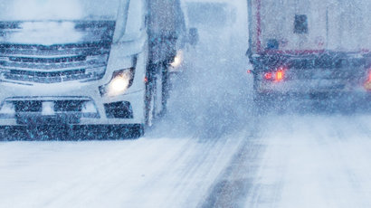 Banner lastbilars vinterdäck