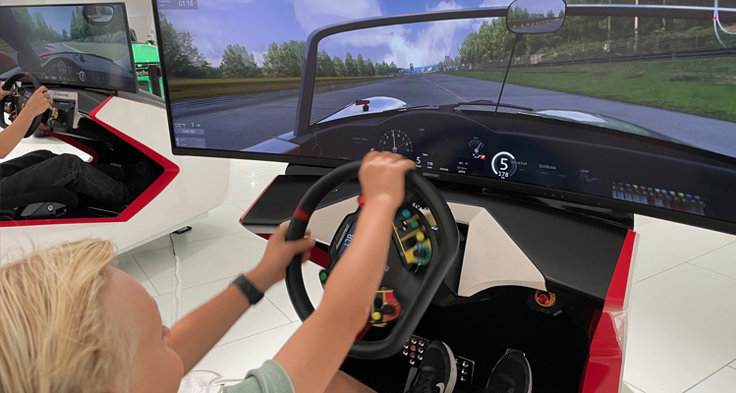 Kul med racingsimulator.